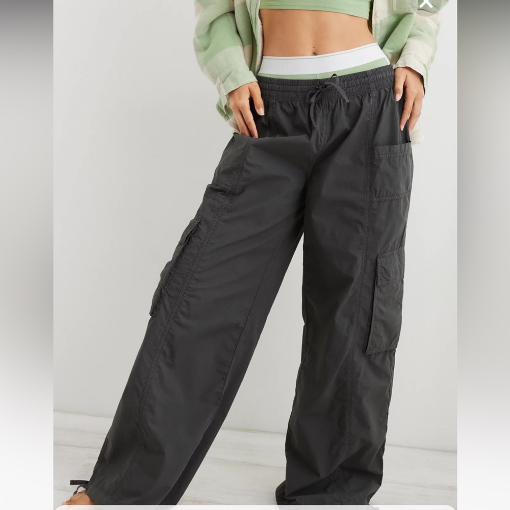 Aerie Black Cargo Joggers
